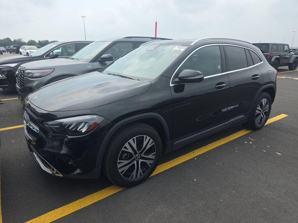 2025 MERCEDES-BENZ GLA-Class