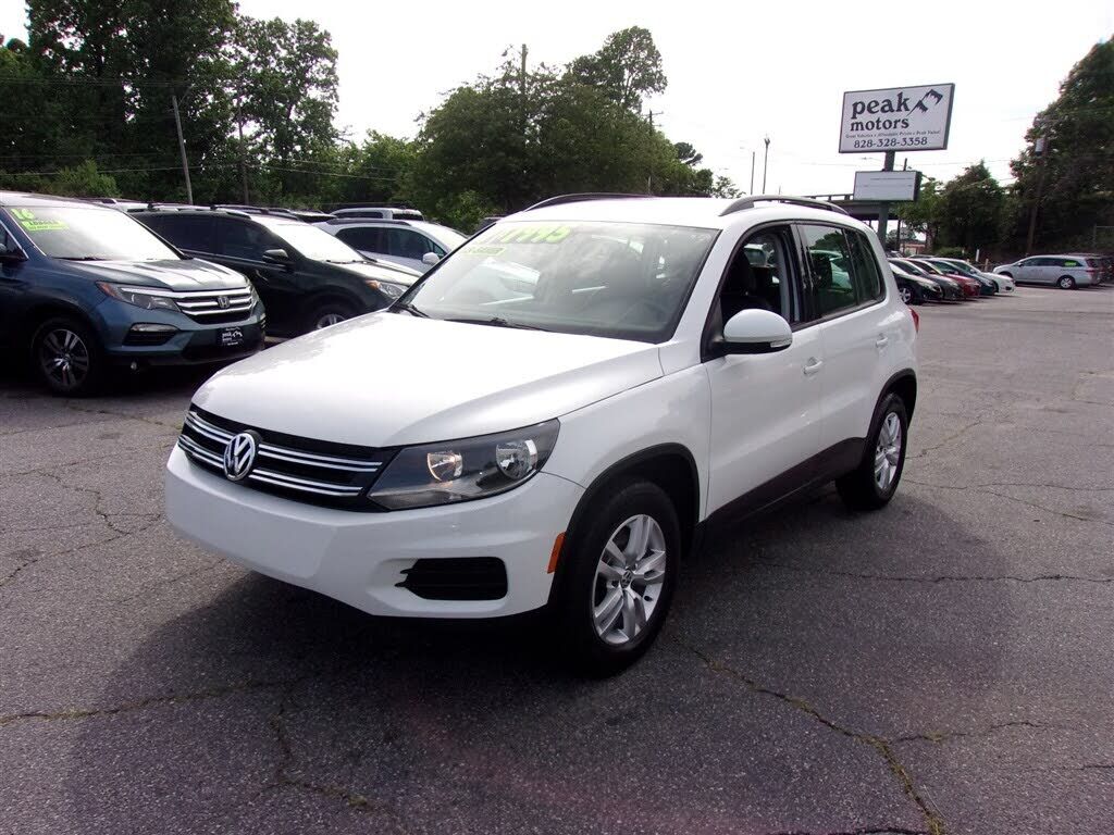 2017 VOLKSWAGEN Tiguan