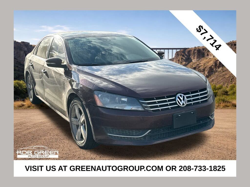 2013 VOLKSWAGEN Passat