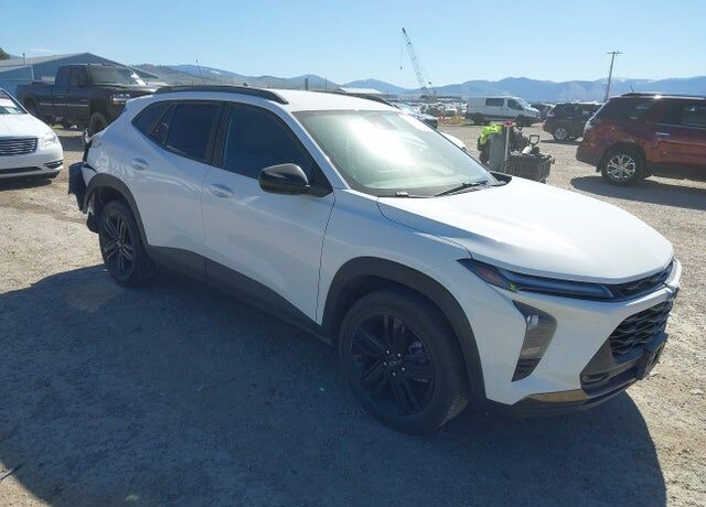 2025 CHEVROLET Trax