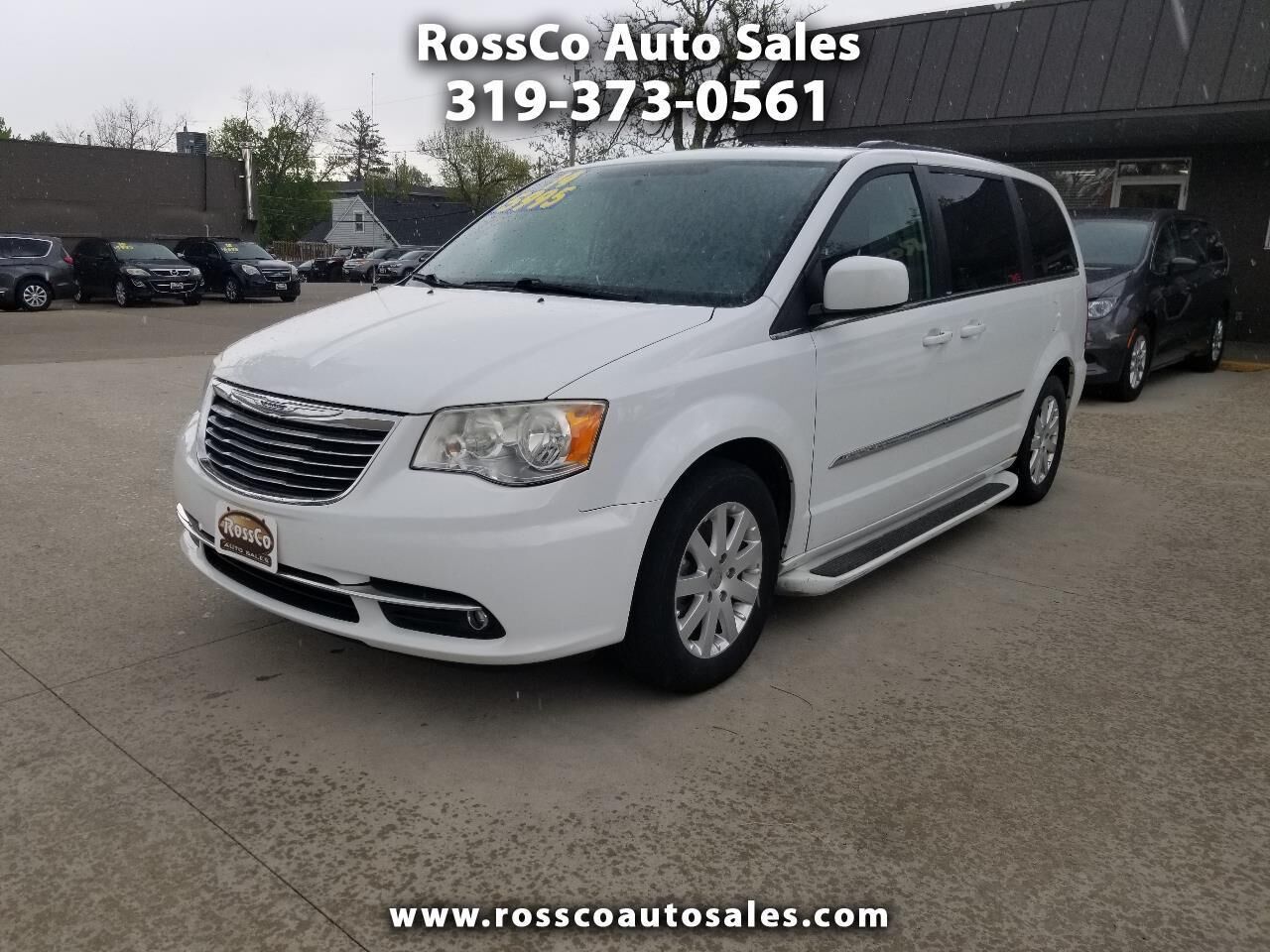 2014 CHRYSLER Town and Country
