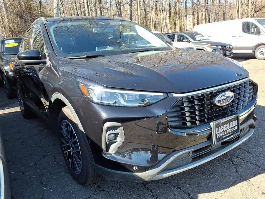 2024 FORD Escape