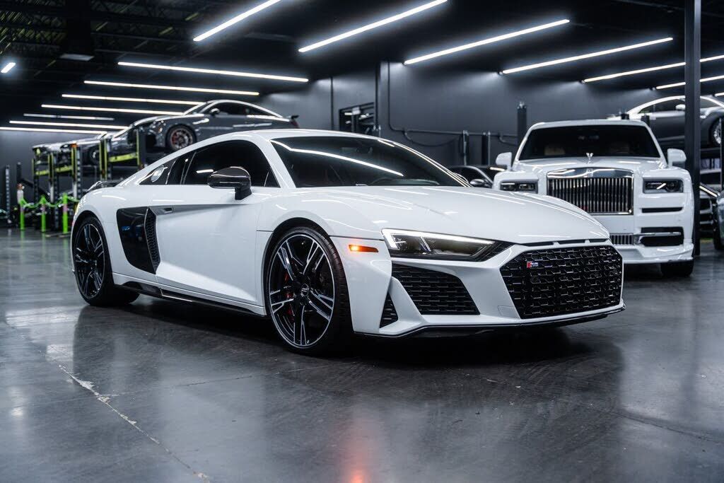 2020 AUDI R8