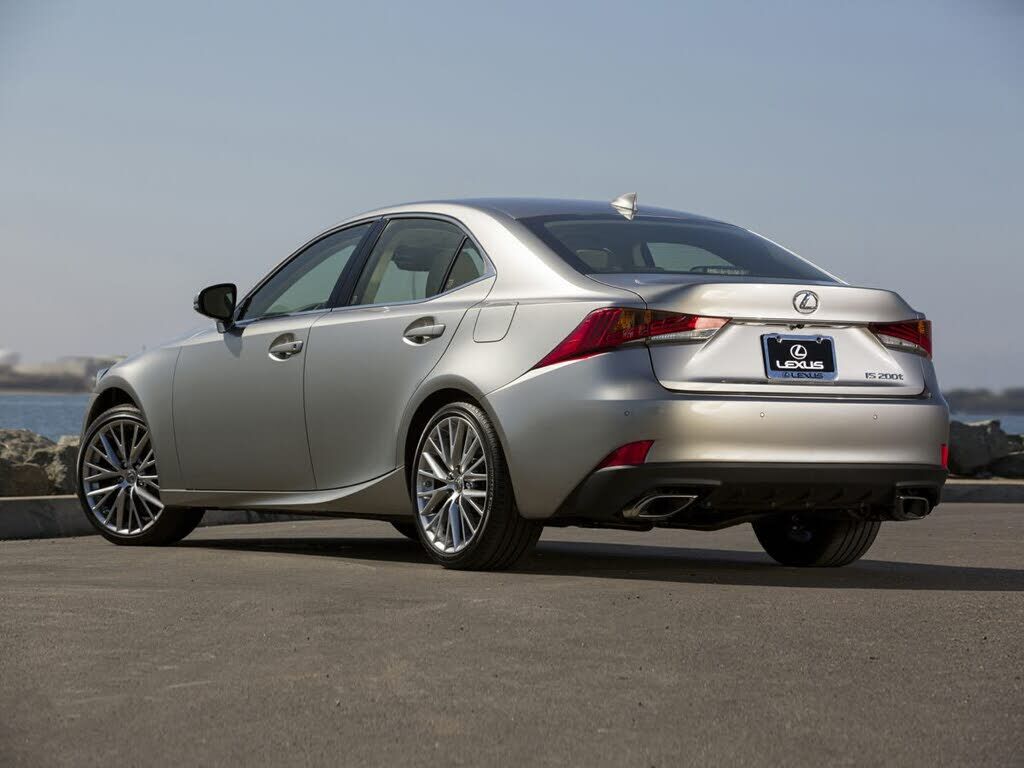 2018 LEXUS IS