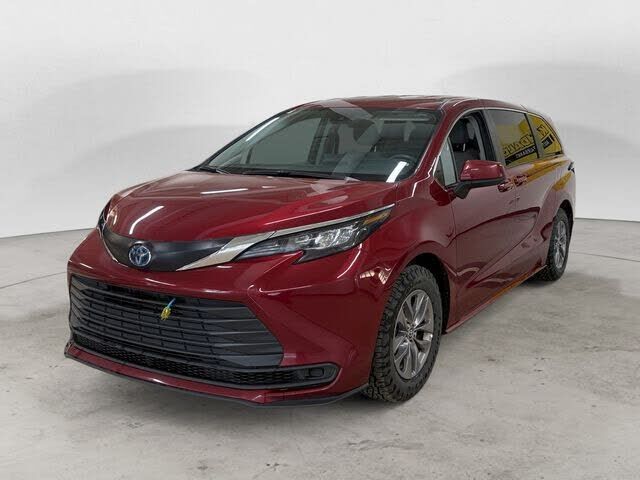2024 TOYOTA Sienna