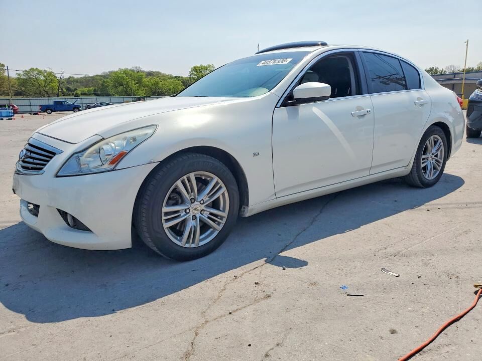 2015 INFINITI Q40