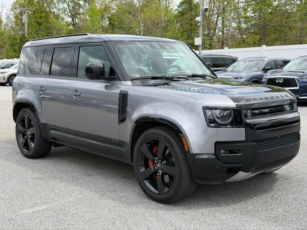 2022 LAND ROVER Defender