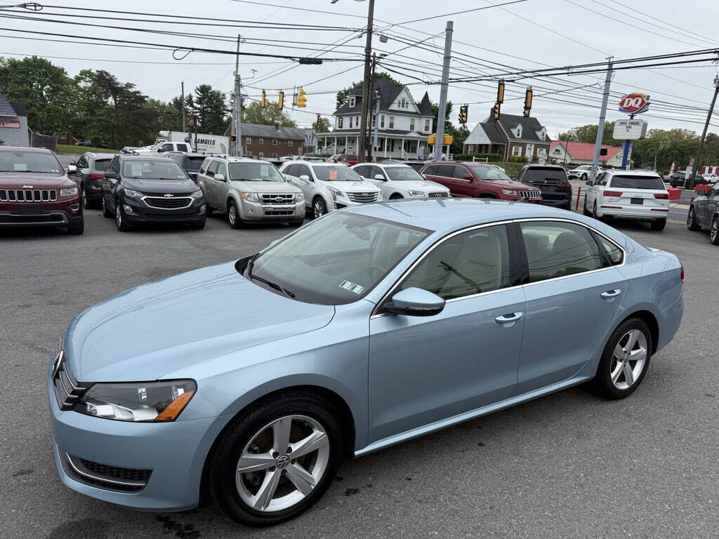 2012 VOLKSWAGEN Passat
