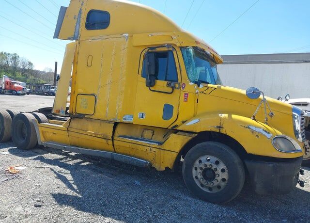 2004 FREIGHTLINER Columbia