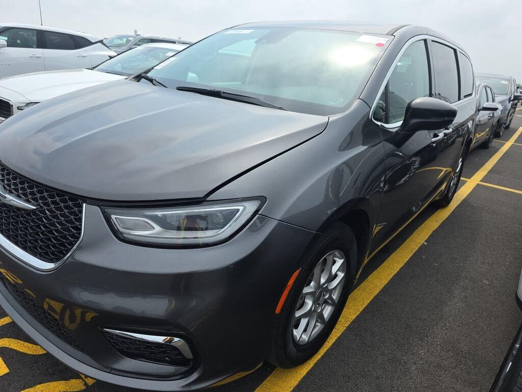 2023 CHRYSLER Pacifica