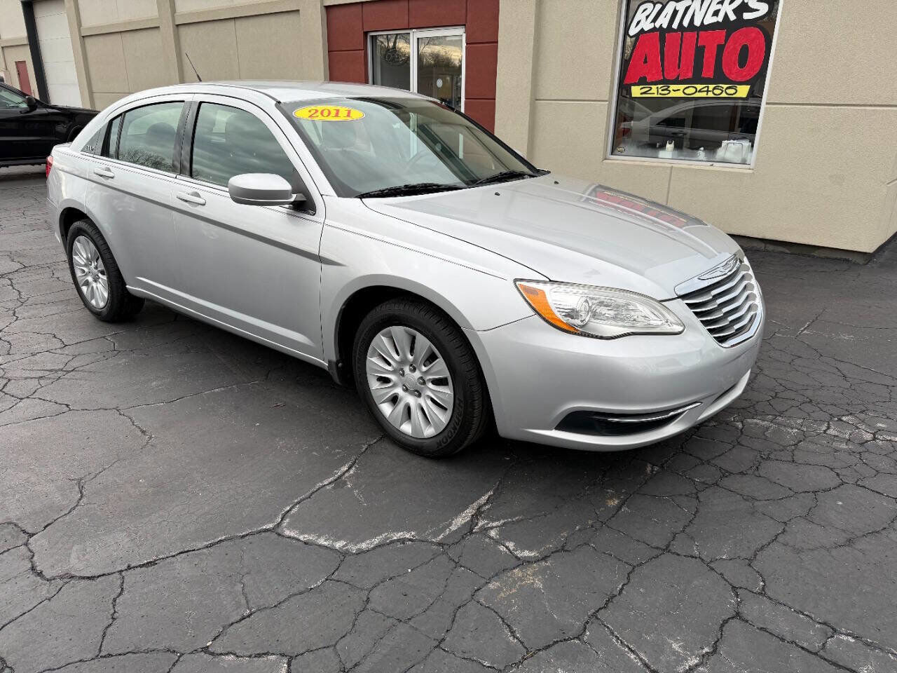2011 CHRYSLER 200