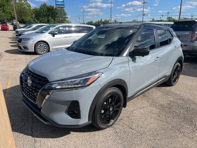 2023 NISSAN Kicks