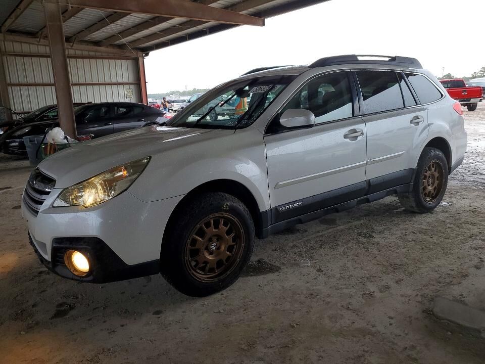2013 SUBARU Outback