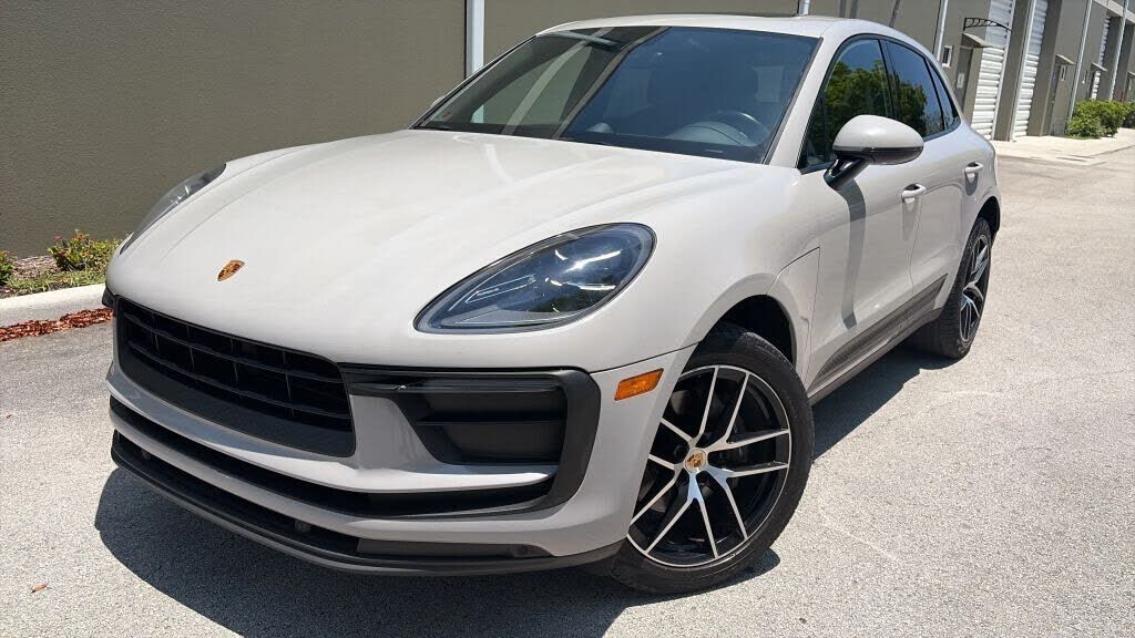 2022 PORSCHE Macan