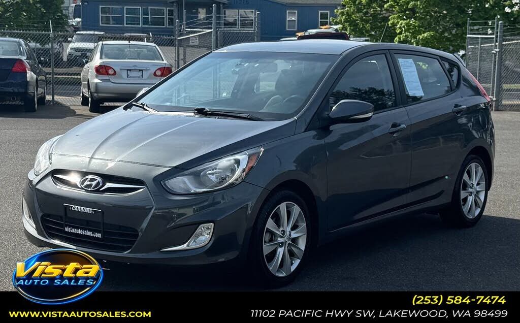 2013 HYUNDAI Accent