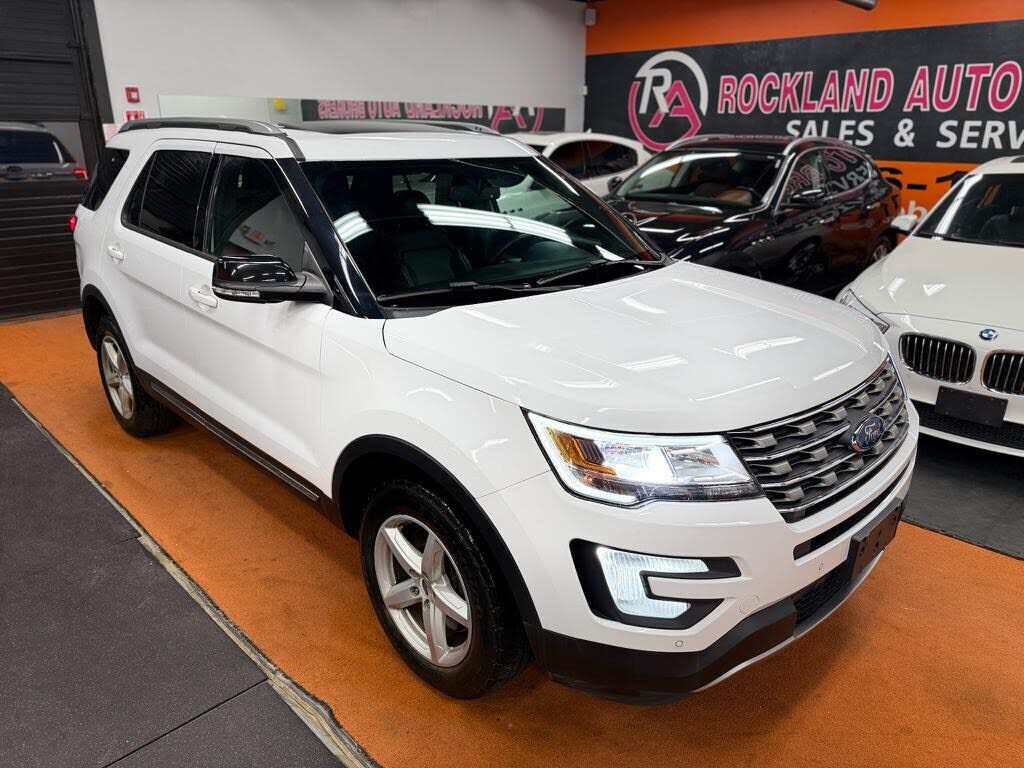 2017 FORD Explorer