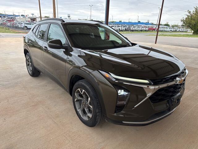 2024 CHEVROLET Trax