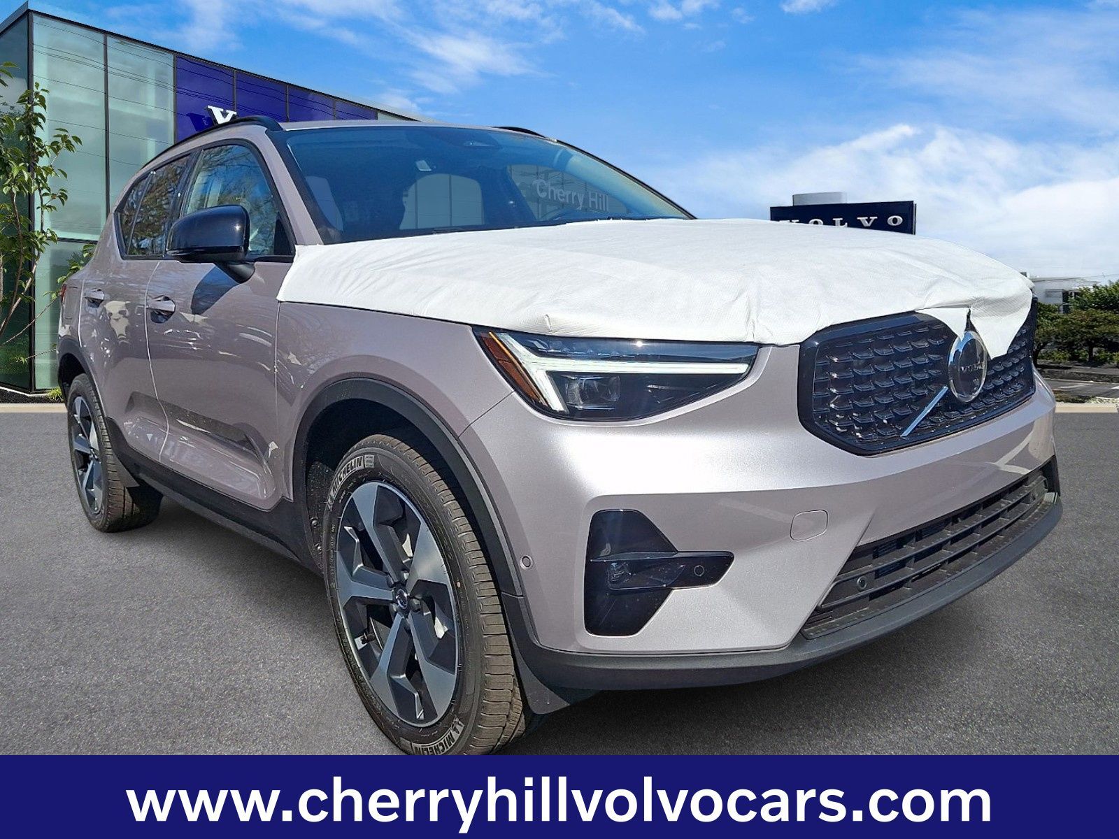 2026 VOLVO XC40