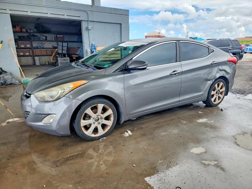 2013 HYUNDAI Elantra