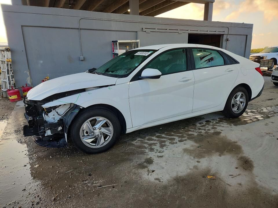 2024 HYUNDAI Elantra