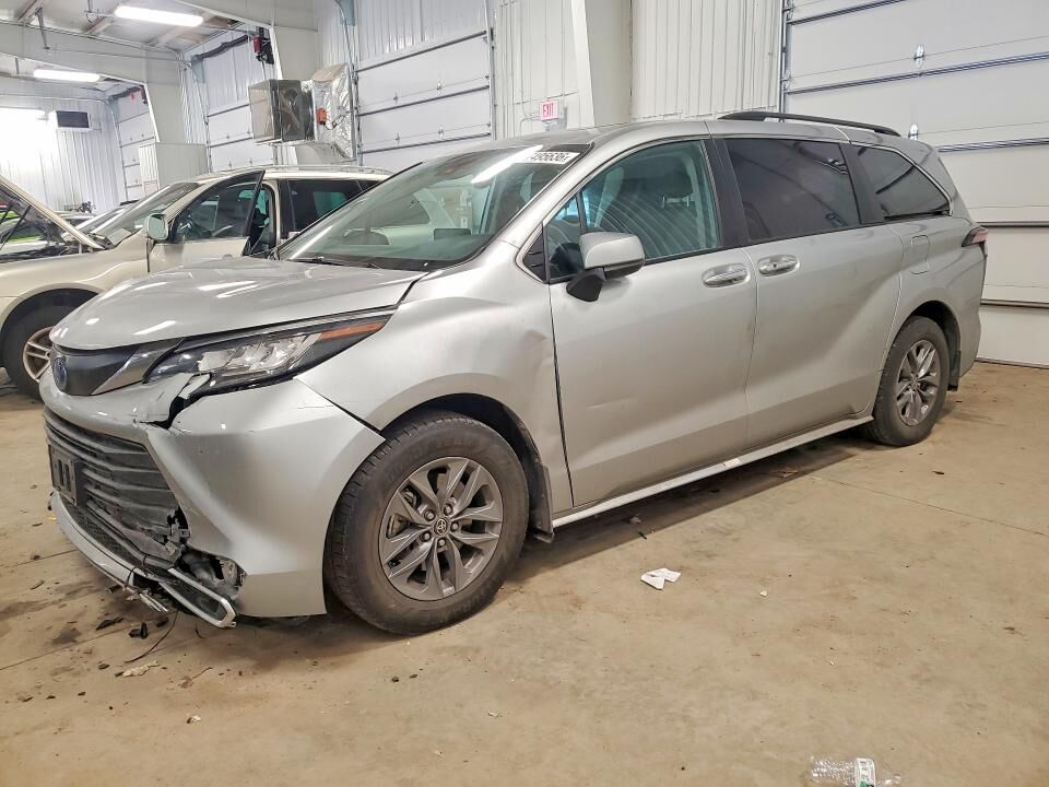 2022 TOYOTA Sienna