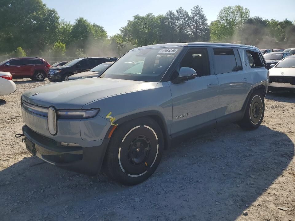 2025 RIVIAN R1S