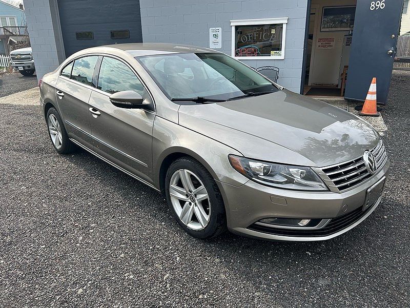 2013 VOLKSWAGEN Passat