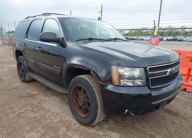 2011 CHEVROLET Tahoe