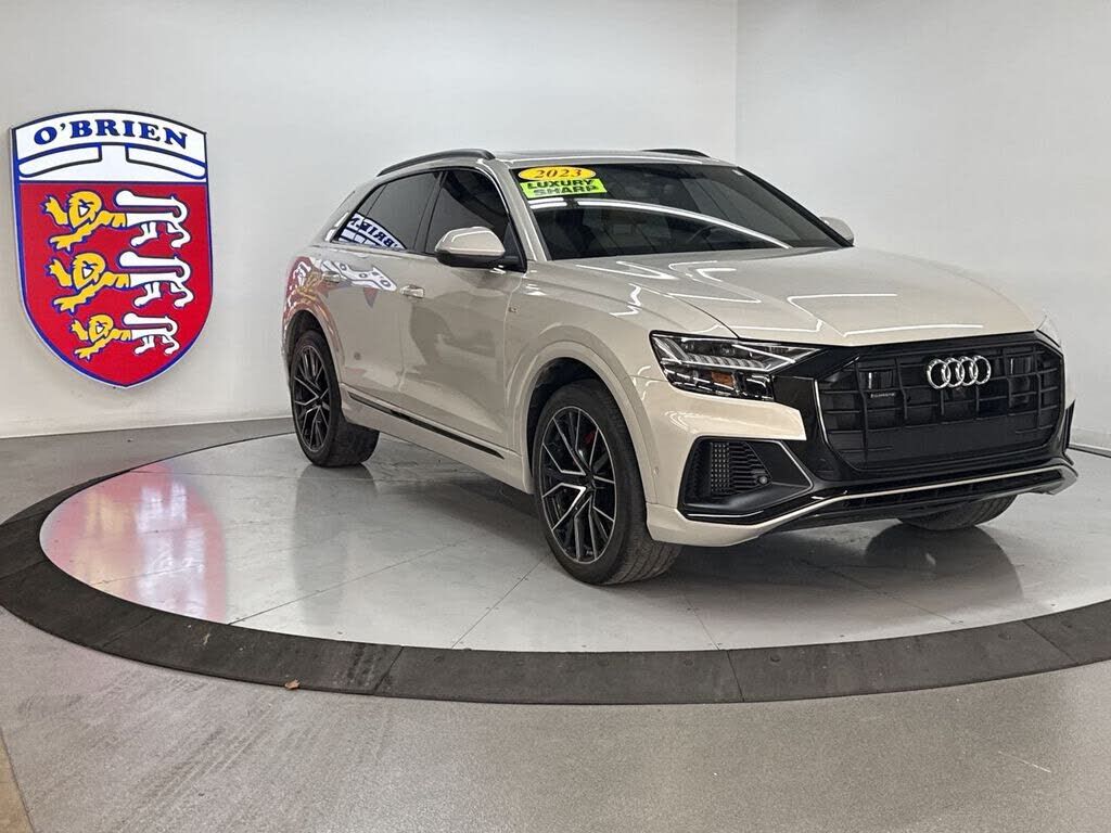 2023 AUDI Q8