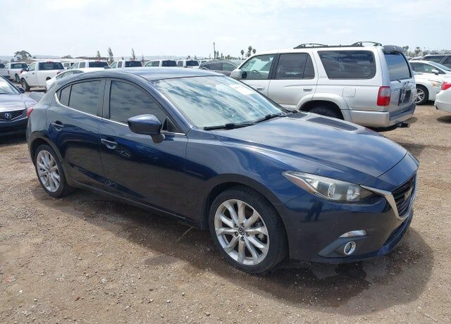 2016 MAZDA Mazda3