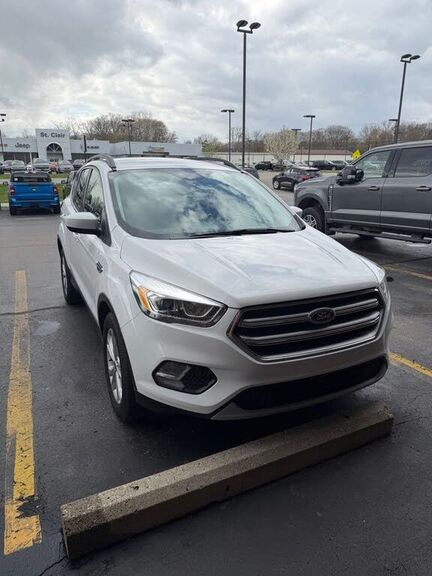 2017 FORD Escape