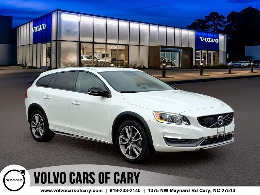 2016 VOLVO V60CC