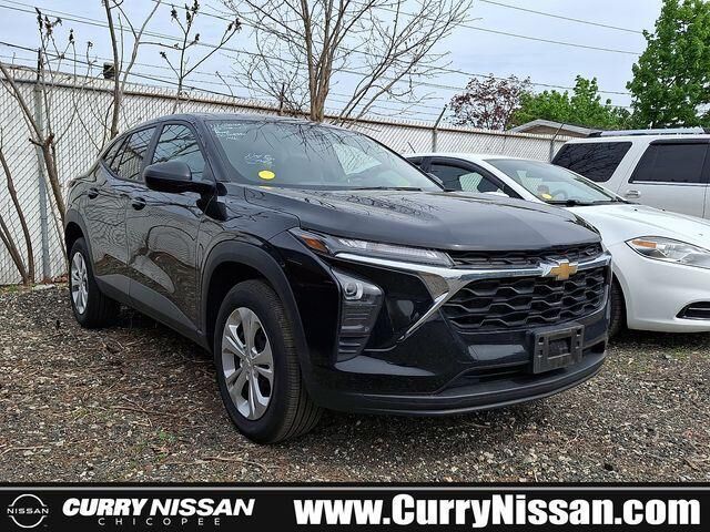 2025 CHEVROLET Trax