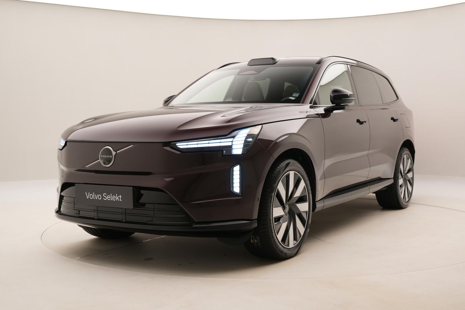 2025 VOLVO V60