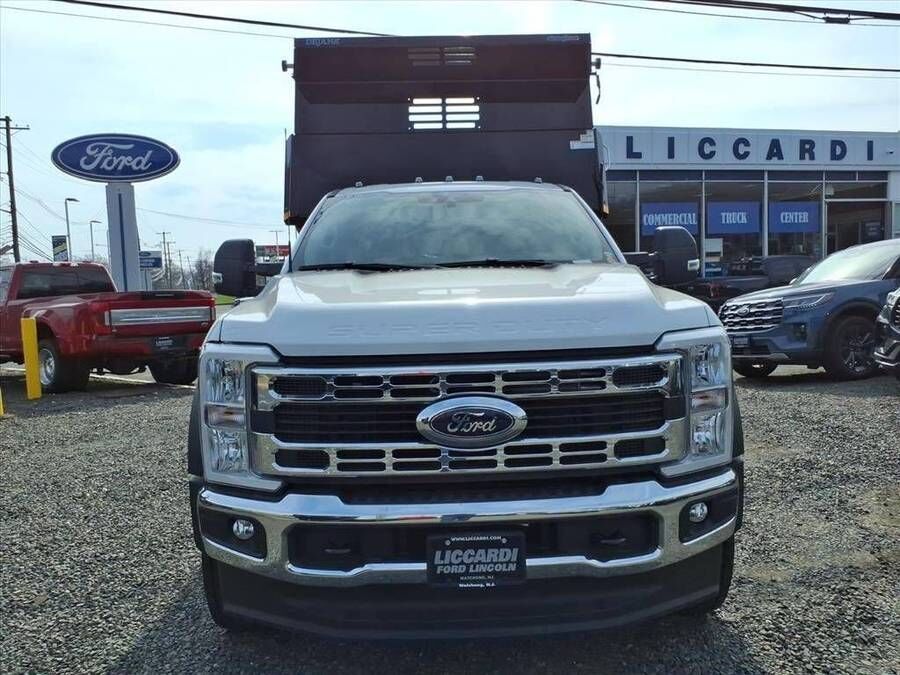 2025 FORD F-550