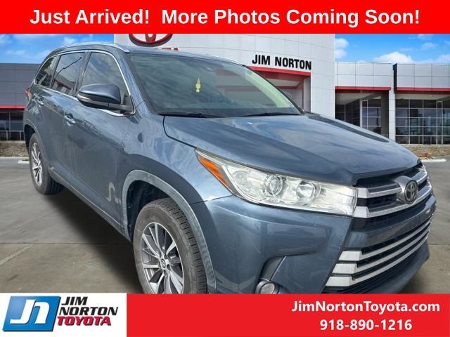 2019 TOYOTA Highlander