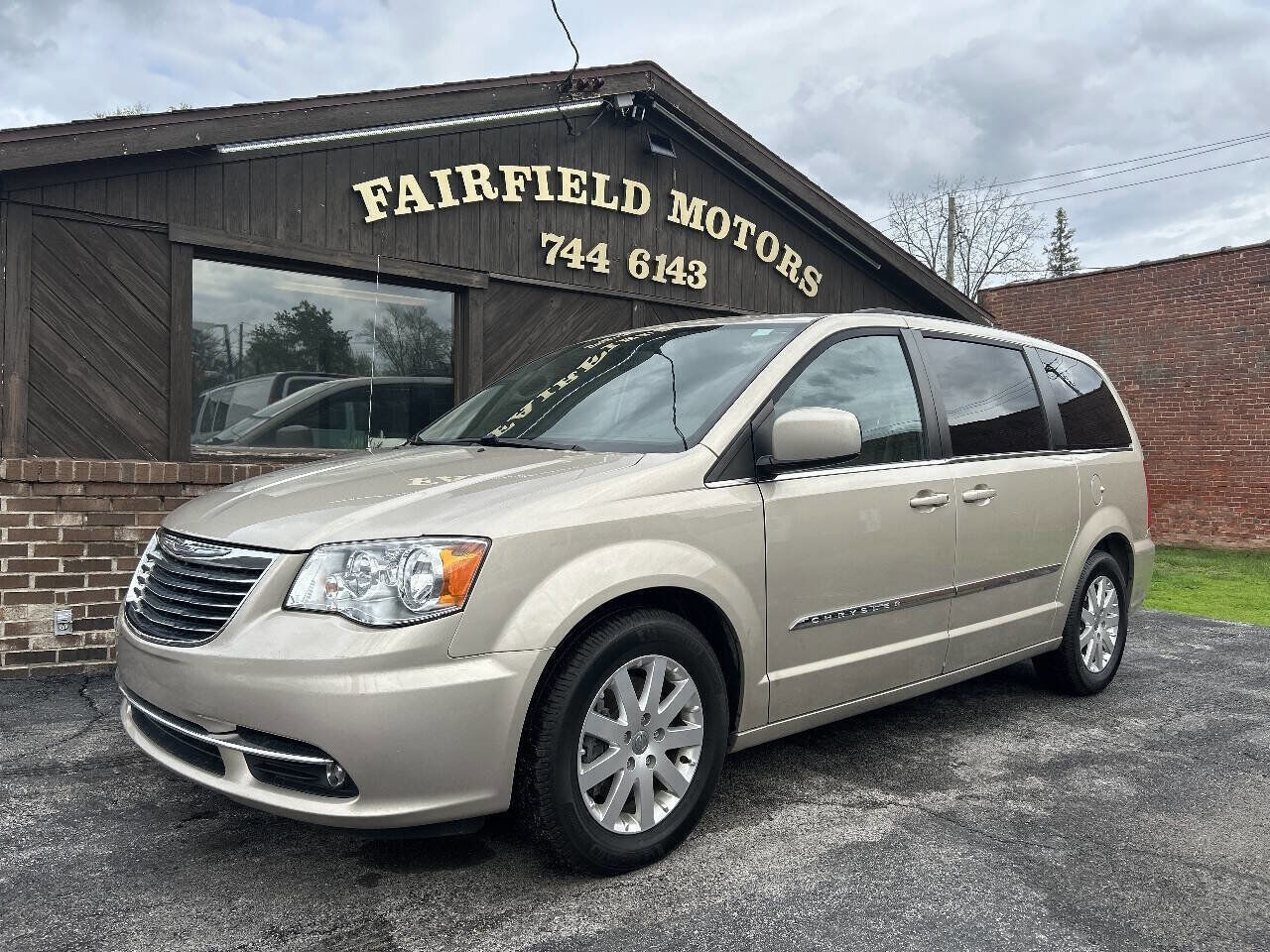 2016 CHRYSLER Town and Country