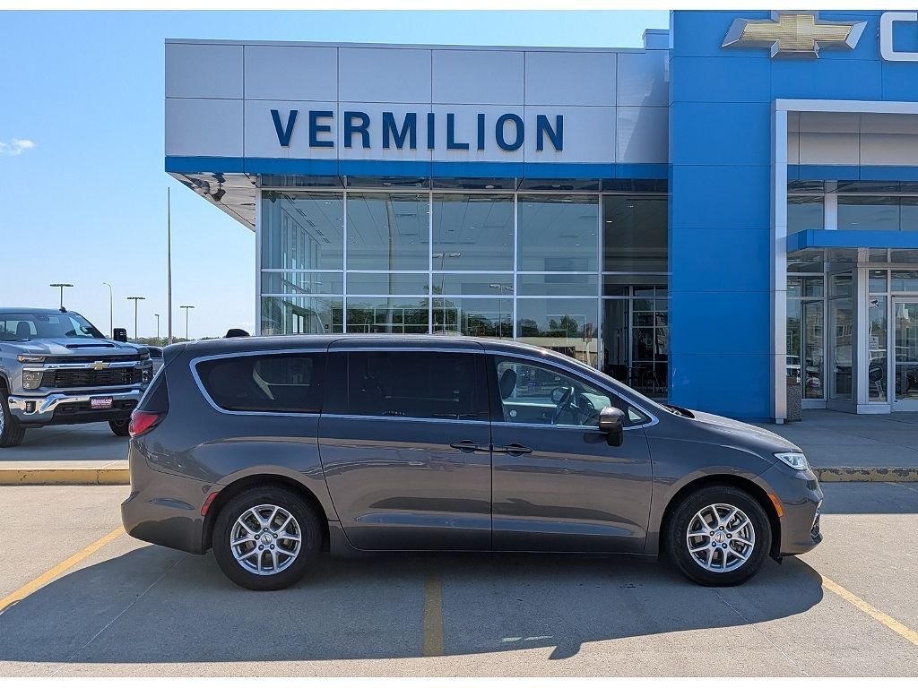 2023 CHRYSLER Pacifica