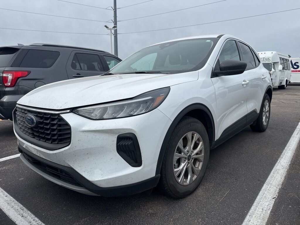 2024 FORD Escape