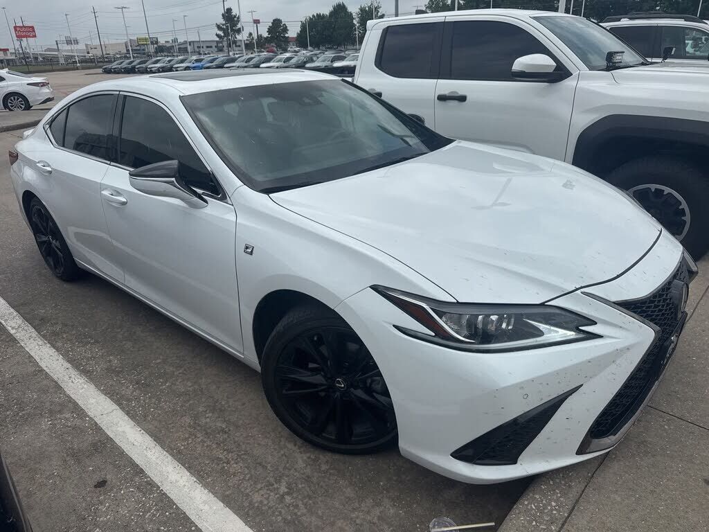 2022 LEXUS ES