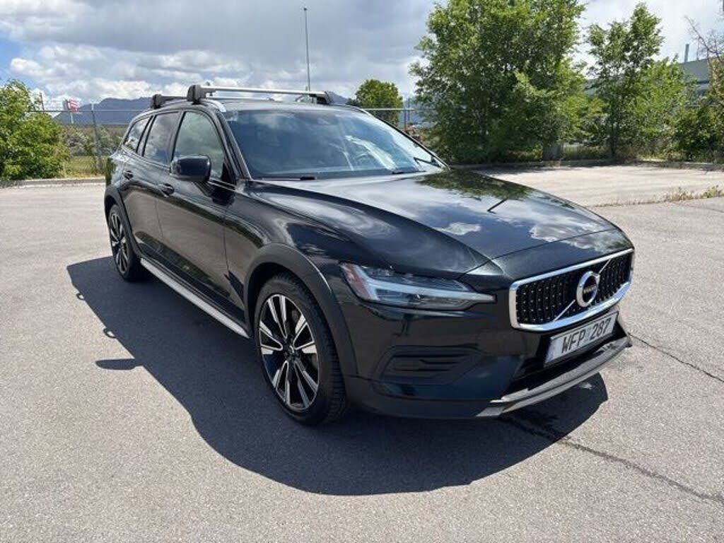 2020 VOLVO V60CC