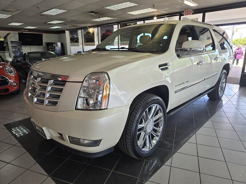 2010 CADILLAC Escalade