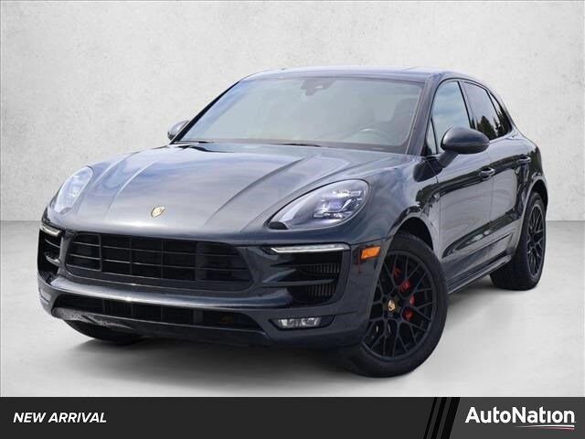 2017 PORSCHE Macan