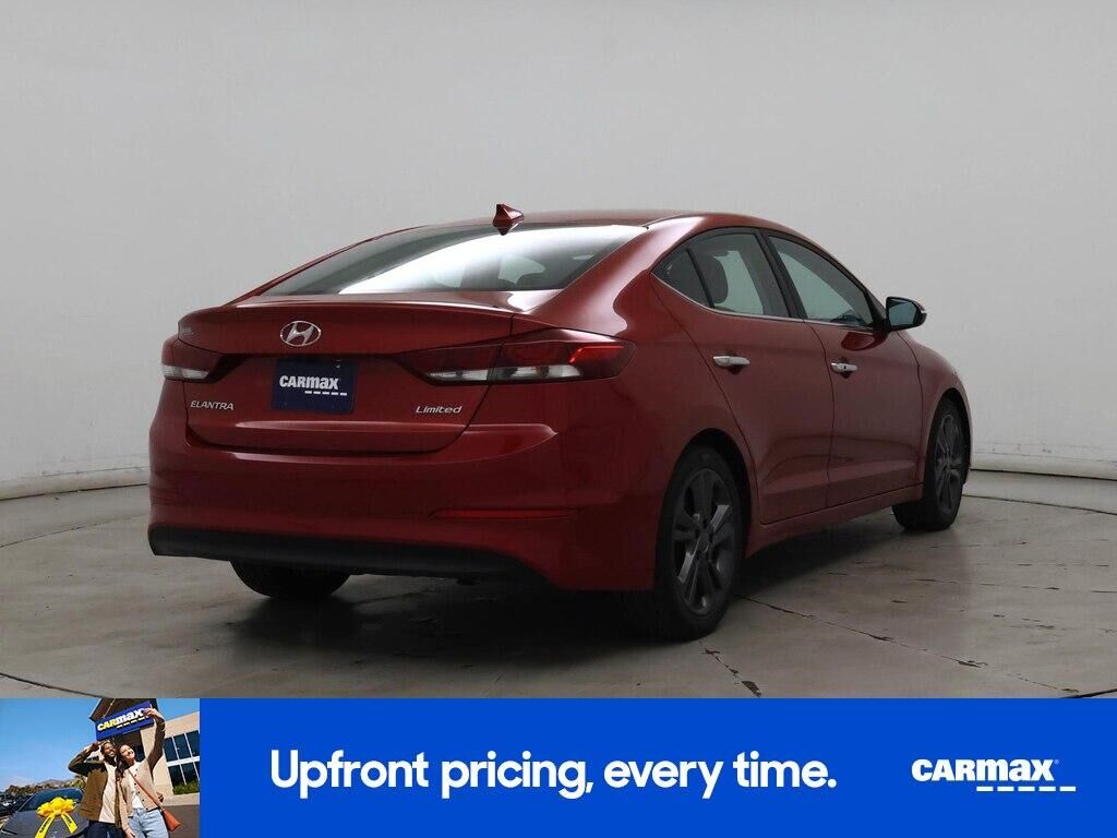 2017 HYUNDAI Elantra