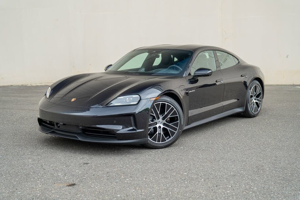2025 PORSCHE Taycan