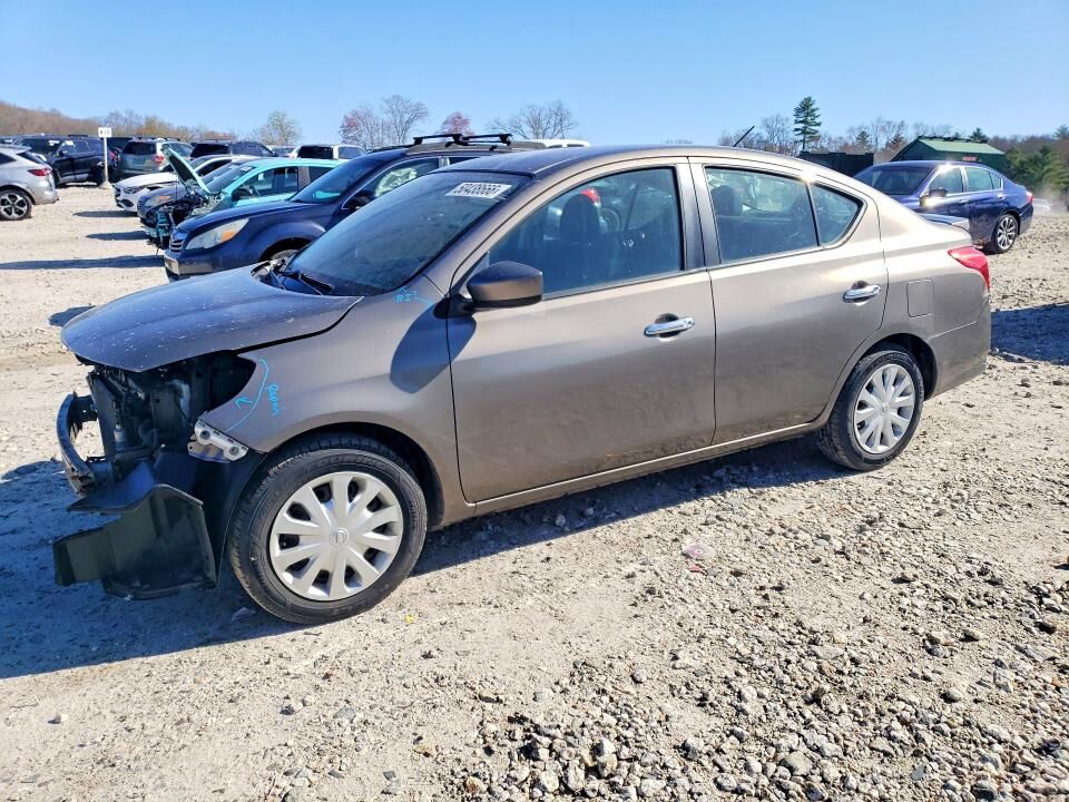 2016 NISSAN Versa