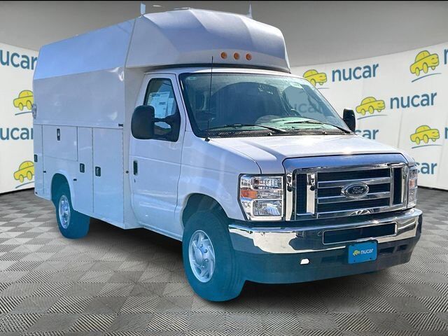 2025 FORD E-350