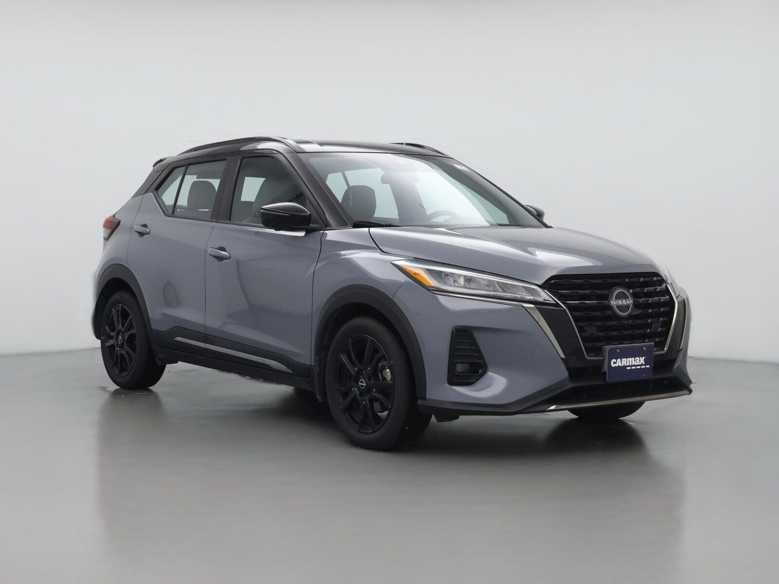 2022 NISSAN Kicks