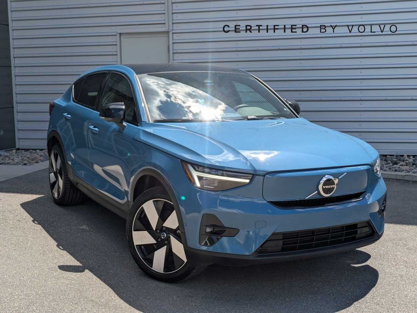 2023 VOLVO C40