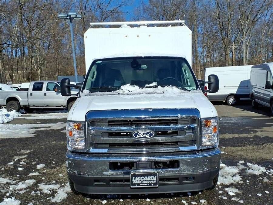 2026 FORD E-350